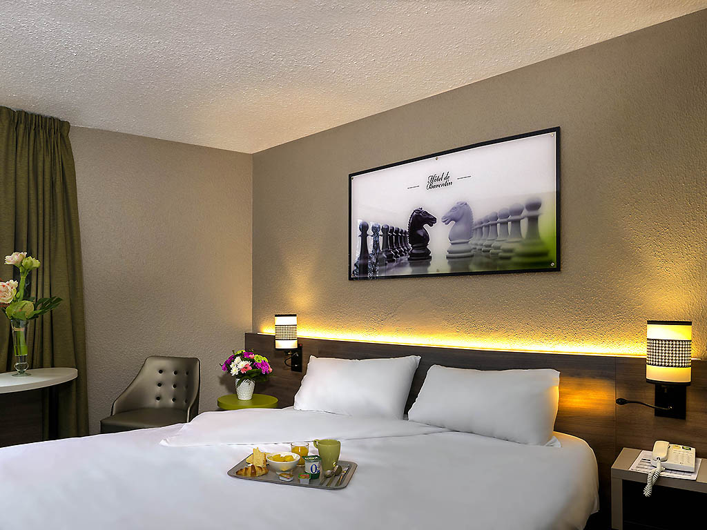 Hotel in barentin ibis styles rouen nord barentin Ingerichte kamers plafond