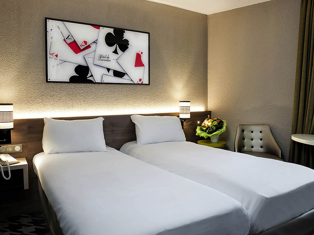 Hotel in barentin ibis styles rouen nord barentin Ingerichte kamers plafond