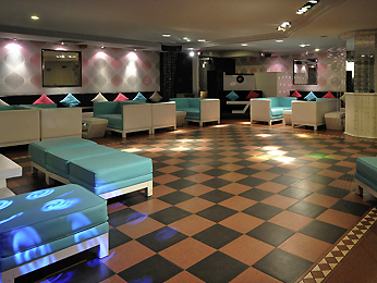 BAY CLUB