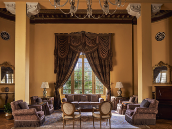 THE VICTORIAN LOUNGE