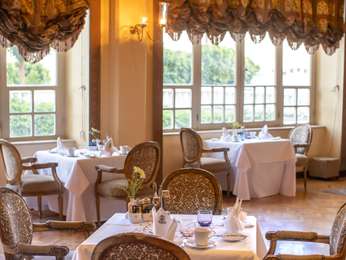 LA CORNICHE RESTAURANT