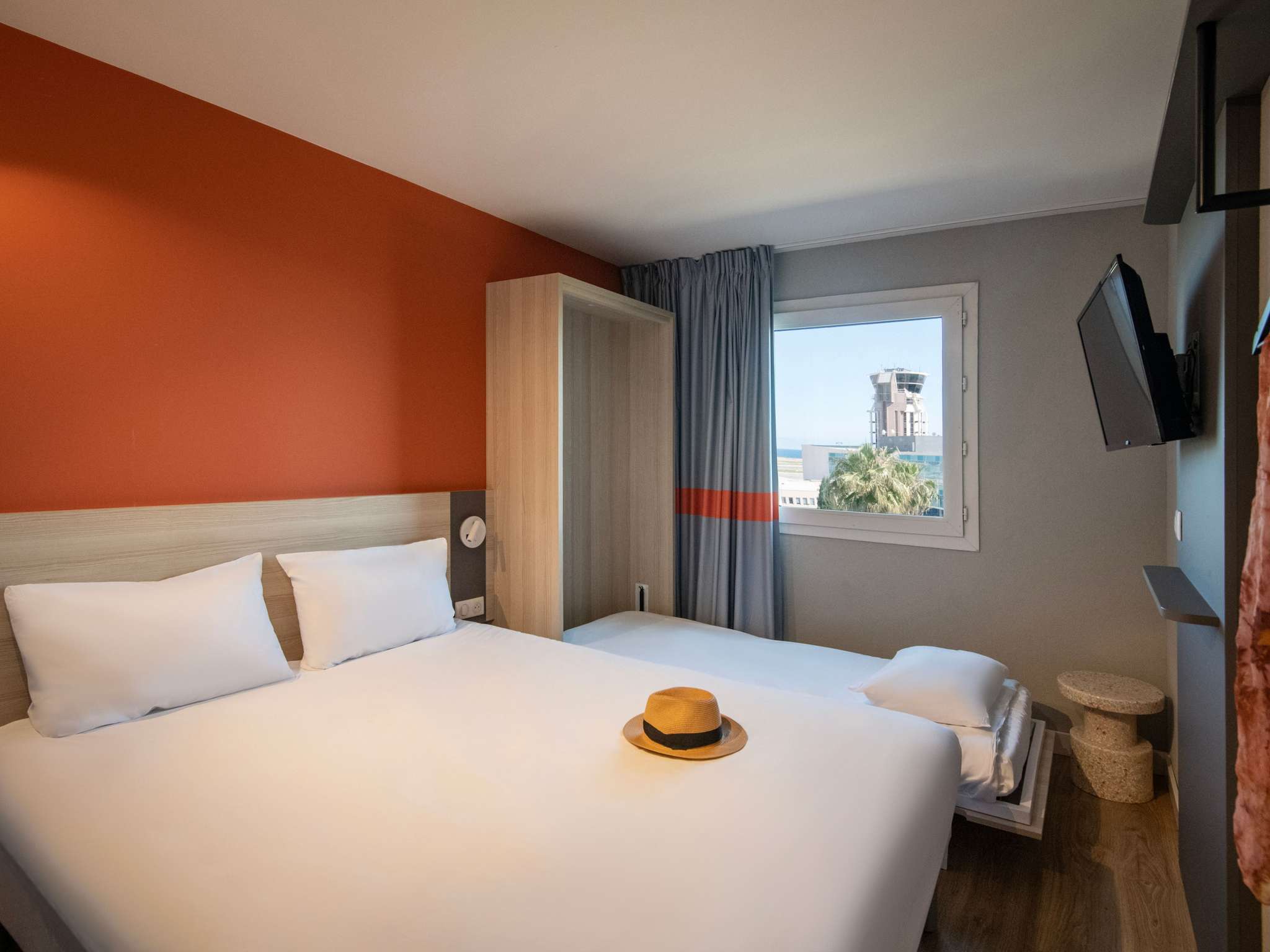 Hôtel à nice ibis budget nice aéroport promenade des anglais