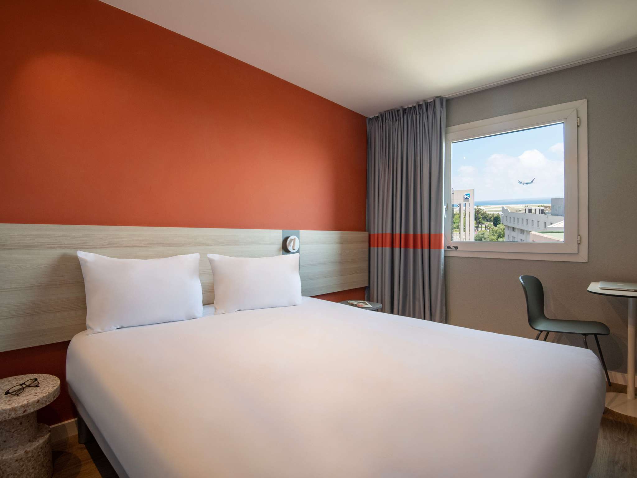 Hôtel à nice ibis budget nice aéroport promenade des anglais