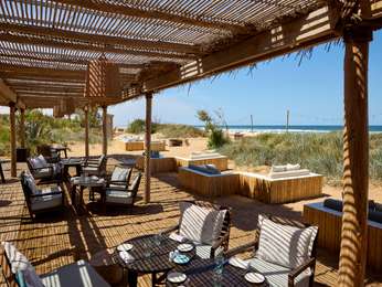 POOL LOUNGE RESTAURANT