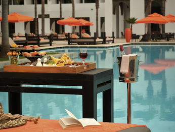 POOL LOUNGE BAR & RESTAURANT