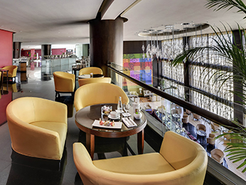 CHOCOLATE LOUNGE