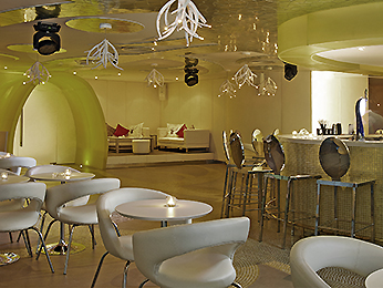 国母彭丽缘妹妹弟弟,女生脚肿图片,中秋国庆黑