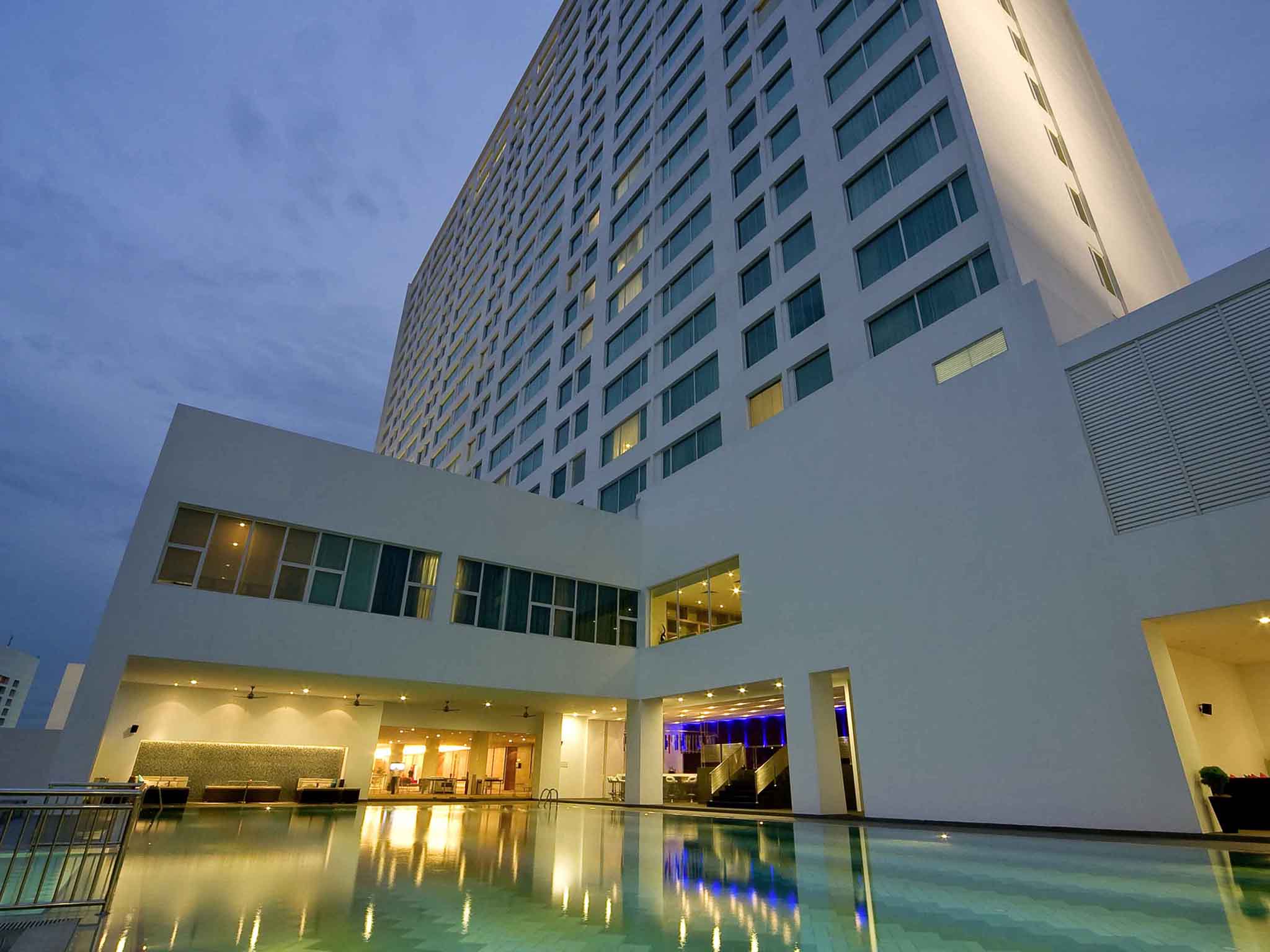 5 Star Hotel In Kuching : Pullman Kuching 5 Star Hotel In Vibrant