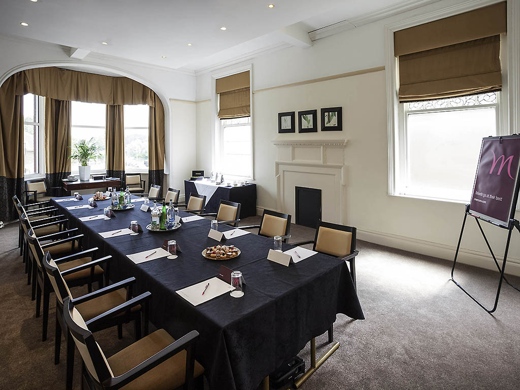 Mercure Farnham Bush Hotel Hotel in Farnham