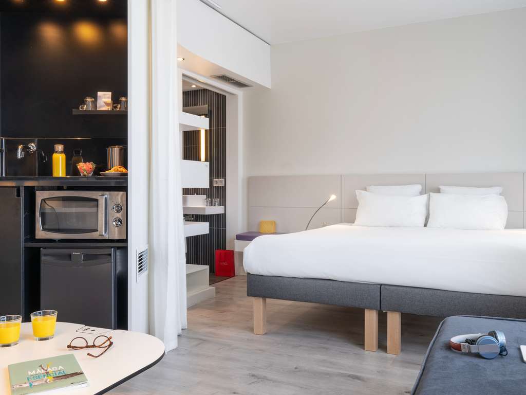 Hotel en mÃlaga reserve en este moderno suite novotel en málaga Cuna moderna malaga