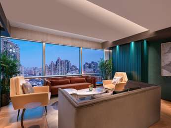 EXECUTIVE LOUNGE