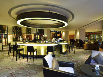 AT8-LOBBY BAR