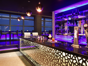 JAZZ'N FIZZ BAR