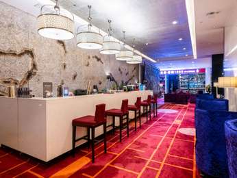 LOBBY BAR