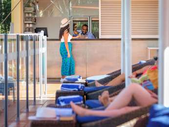 PIRA POOL BAR