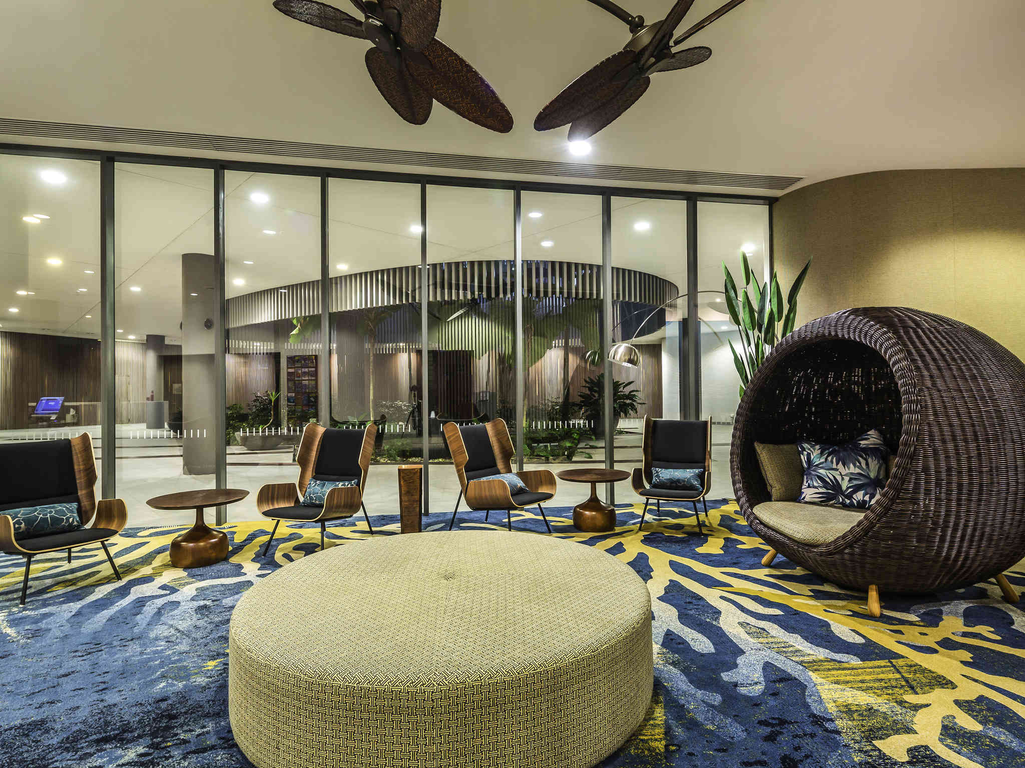 hotel harbour lights cairns accorhotels sebel harbour lights hotel cairns