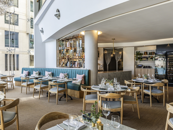 Q DINING