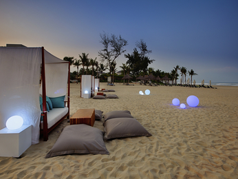 AZURE BEACH LOUNGE