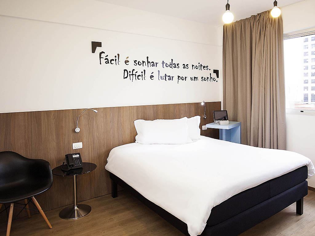 Quarto Padrão com 1 cama casal