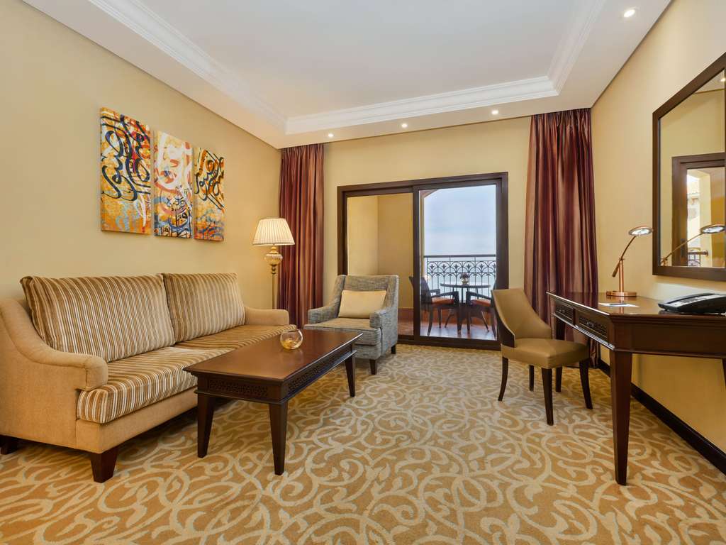 Hotel in beheerd door accorhotels marjan island resort & spa Ingerichte kamers plafond