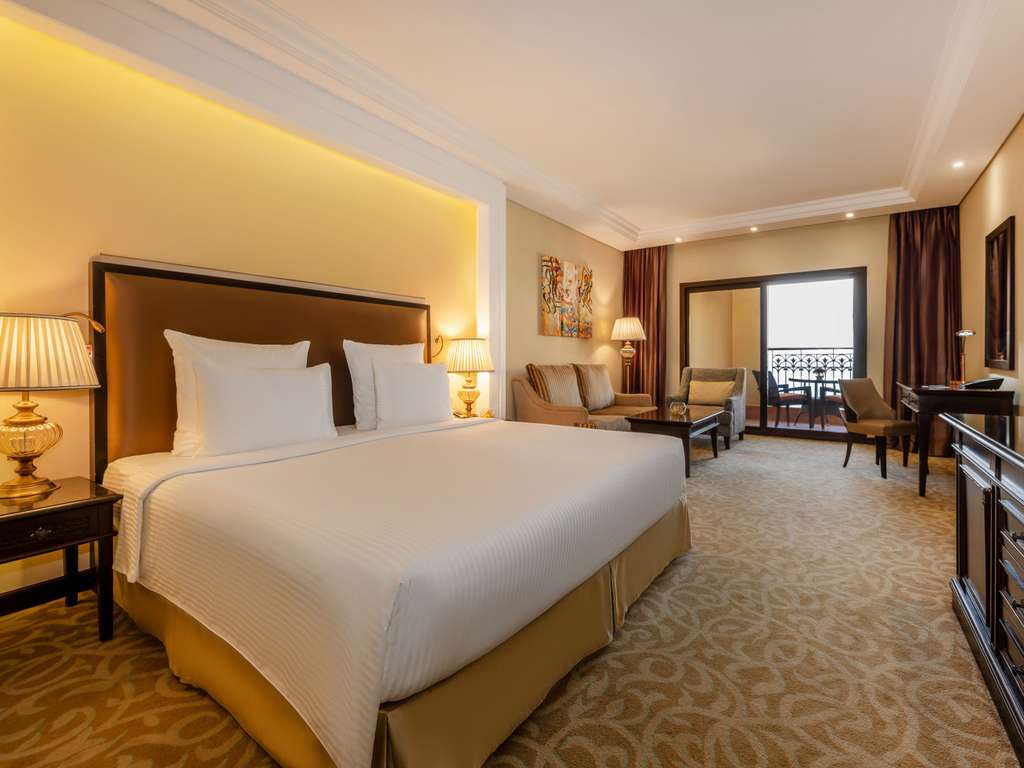 Hotel in beheerd door accorhotels marjan island resort & spa Ingerichte kamers plafond