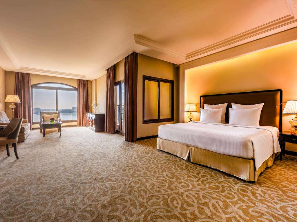 Hotel in beheerd door accorhotels marjan island resort & spa Ingerichte kamers plafond