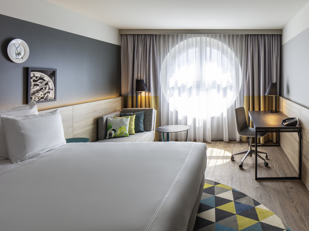 Hotel in bazel swissôtel le plaza Ingerichte kamers plafond