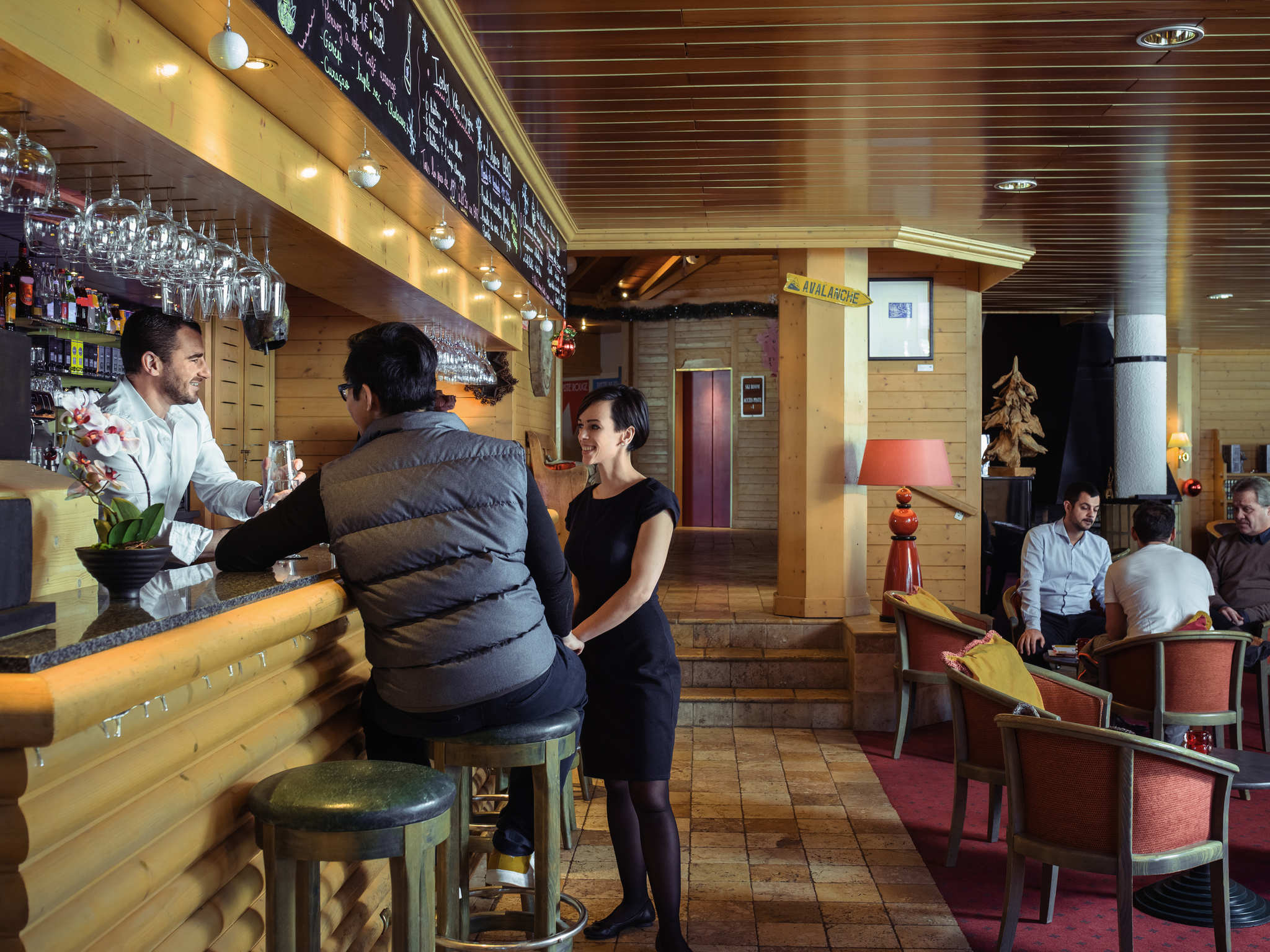Hotel In Courchevel Mercure Bar Mercure Courchevel Hotel