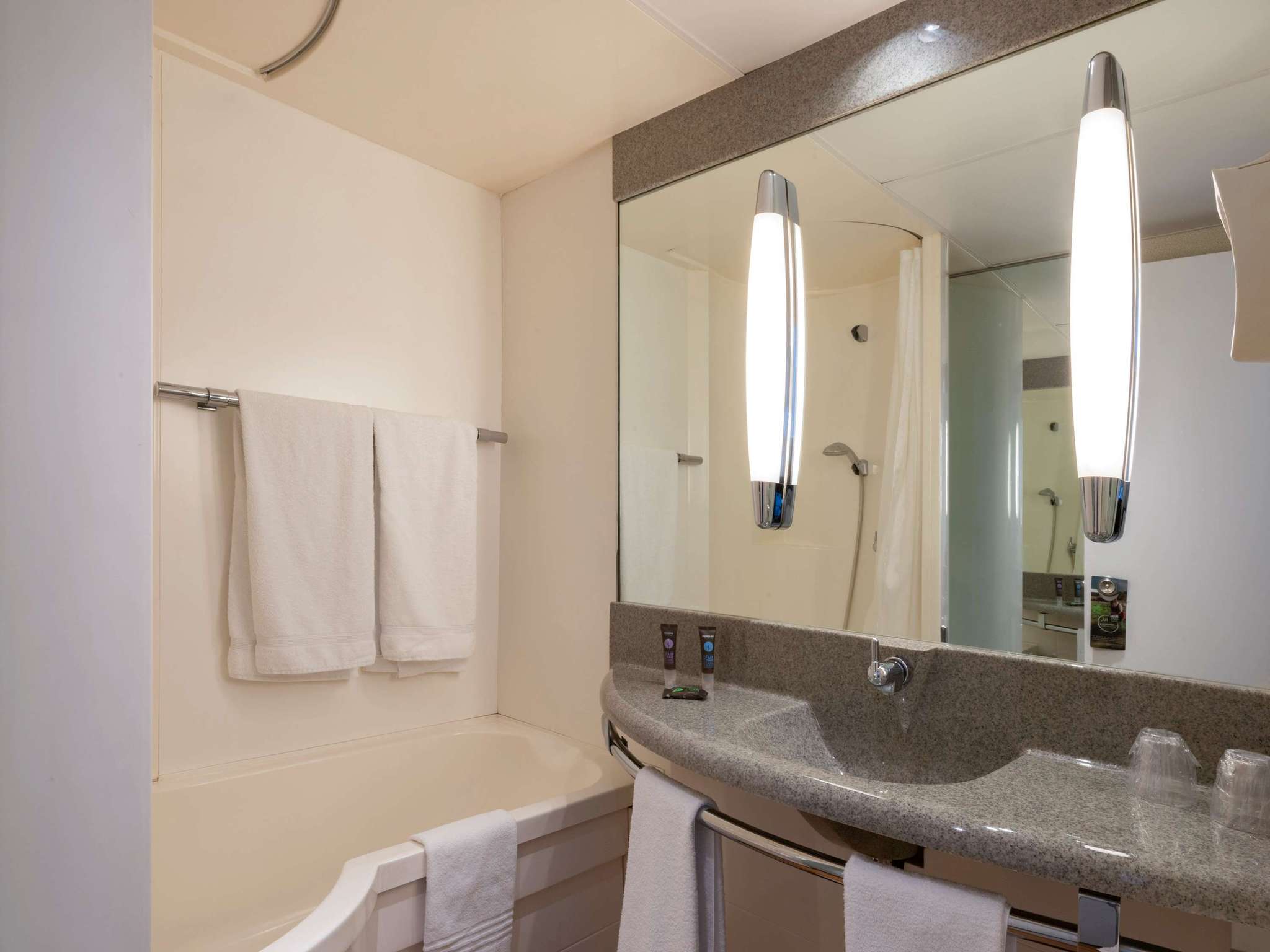 Photo - Hotel Novotel Evry Courcouronnes