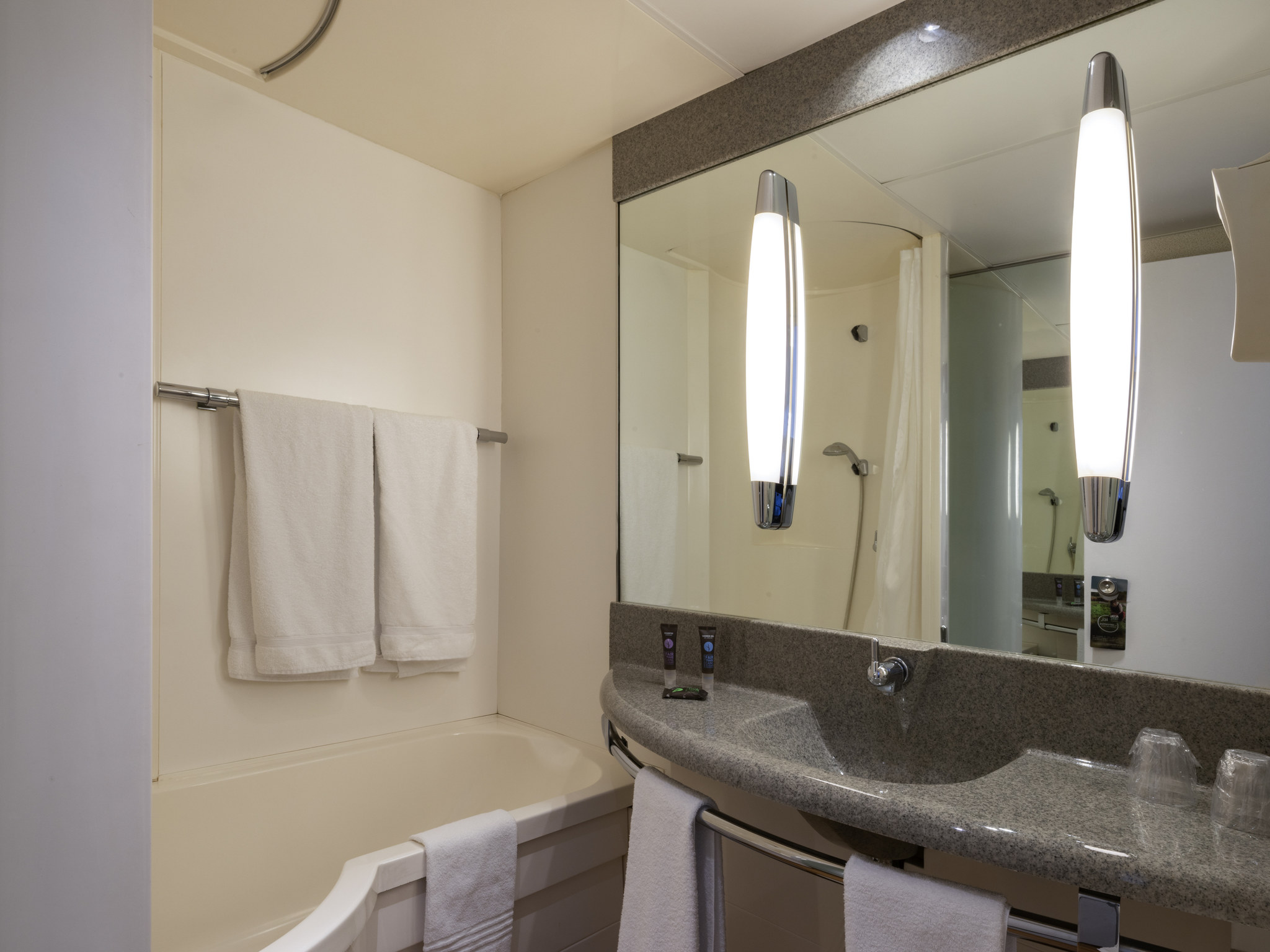 Photo - Hotel Novotel Evry Courcouronnes