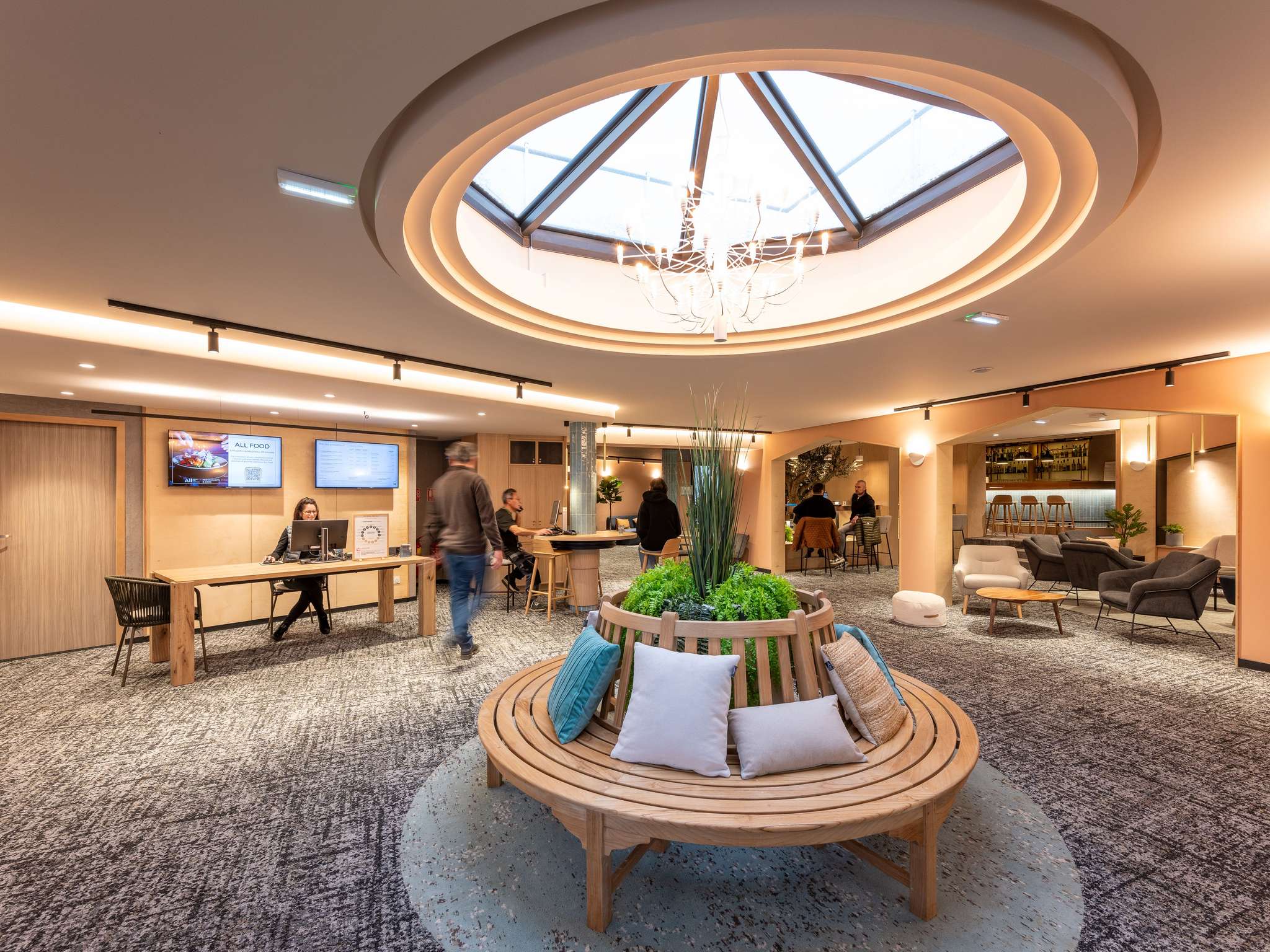 Hôtel à SENNECELESMACON Novotel Mâcon Nord