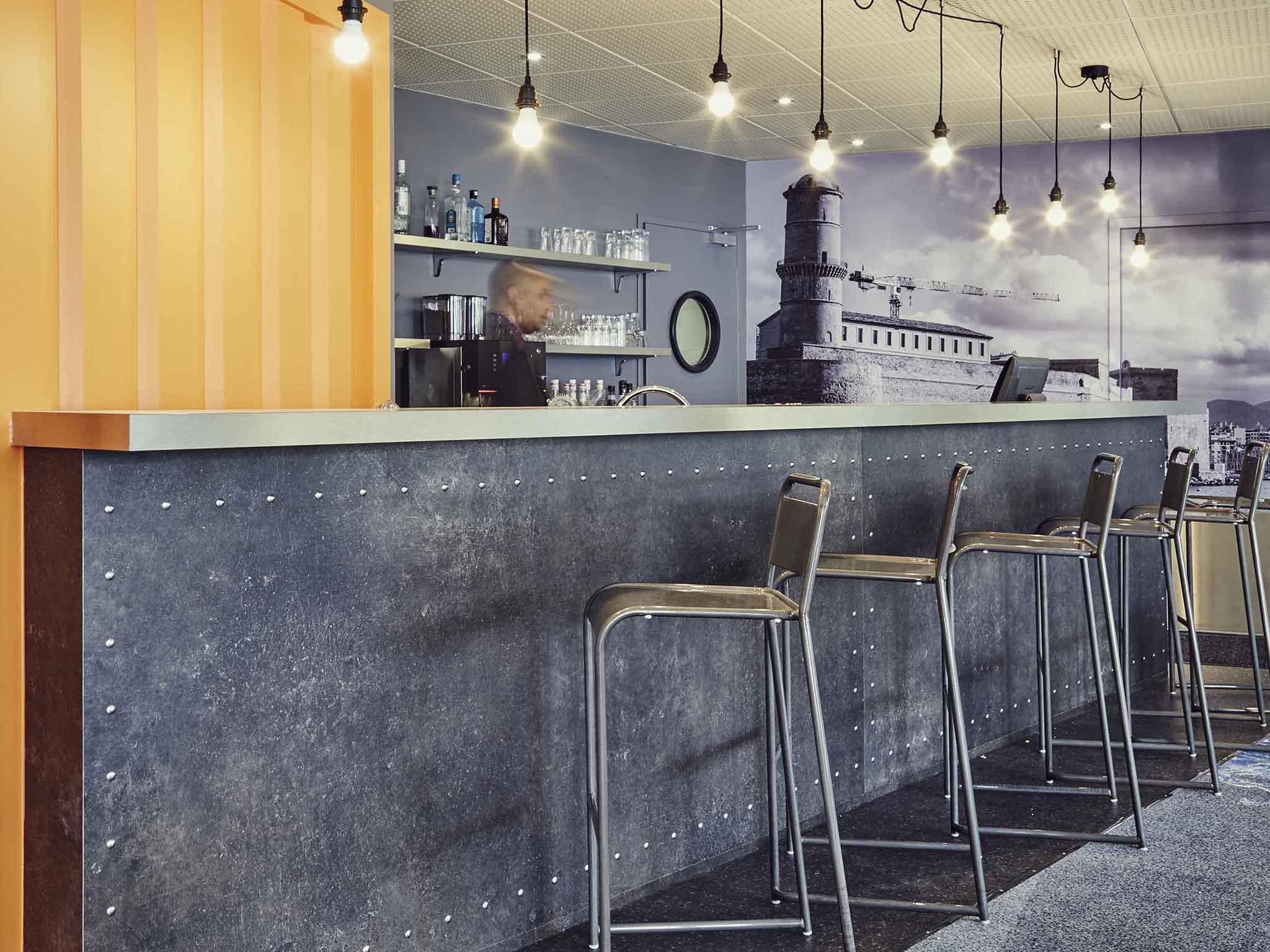 Foto - ibis Styles Marseille Aéroport