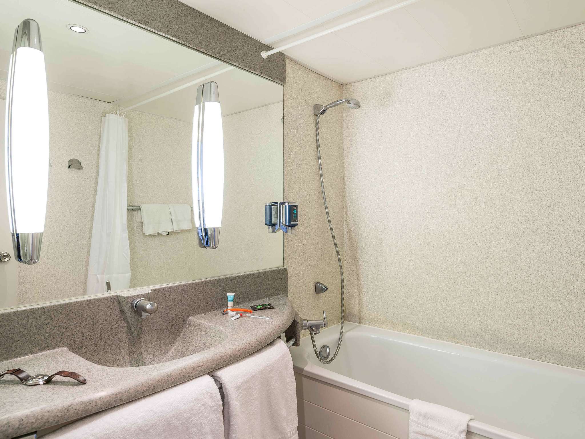 Foto - Hôtel Novotel Valenciennes