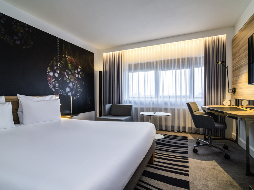 Novotel Amsterdam City - Image 3