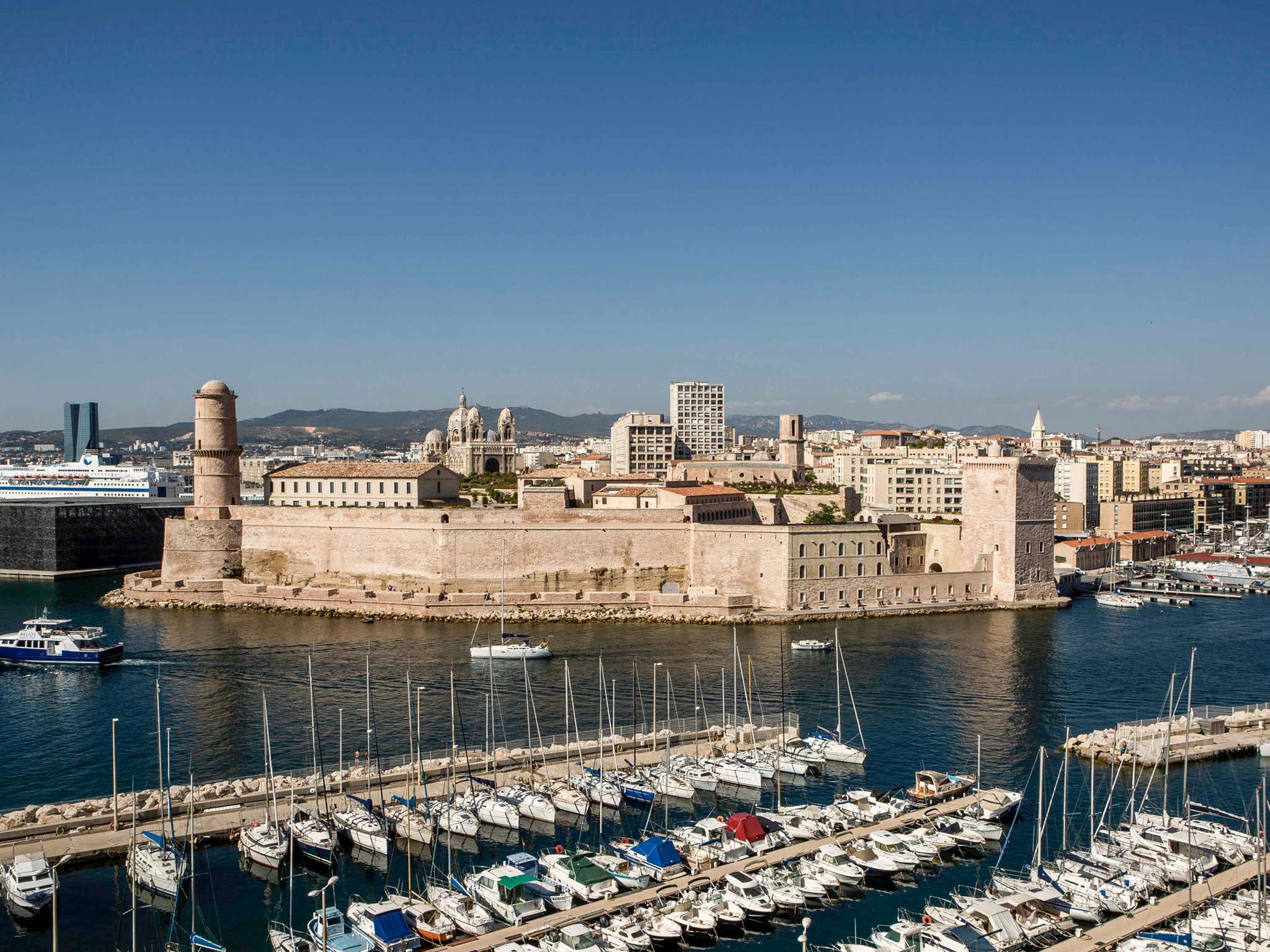 cảng cổ Vieux Port