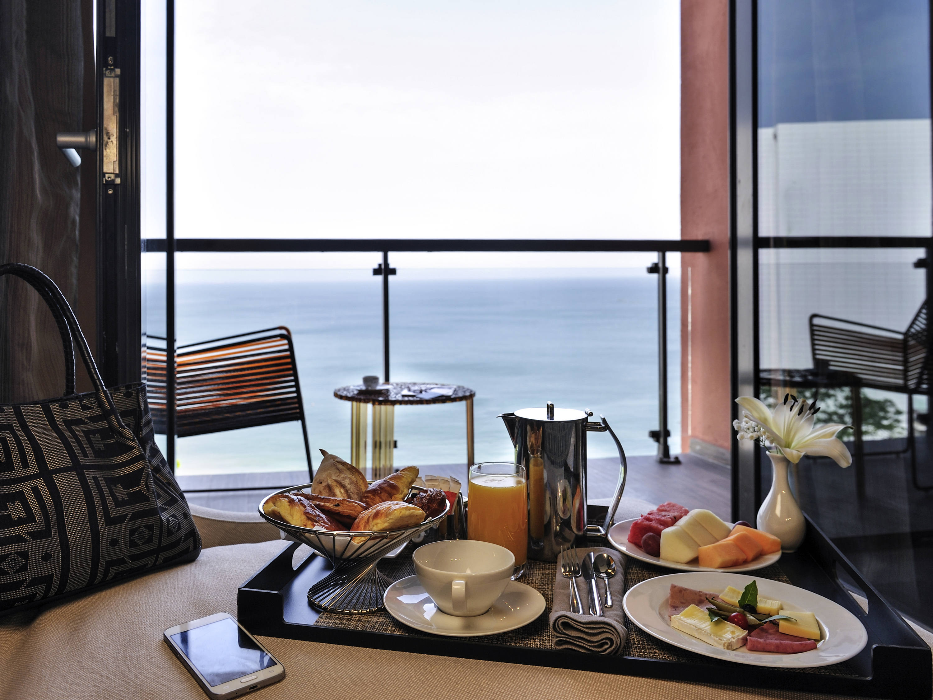 CHAMBRE DELUXE, 1 Lit King, Vue sur Mer. — photo 5