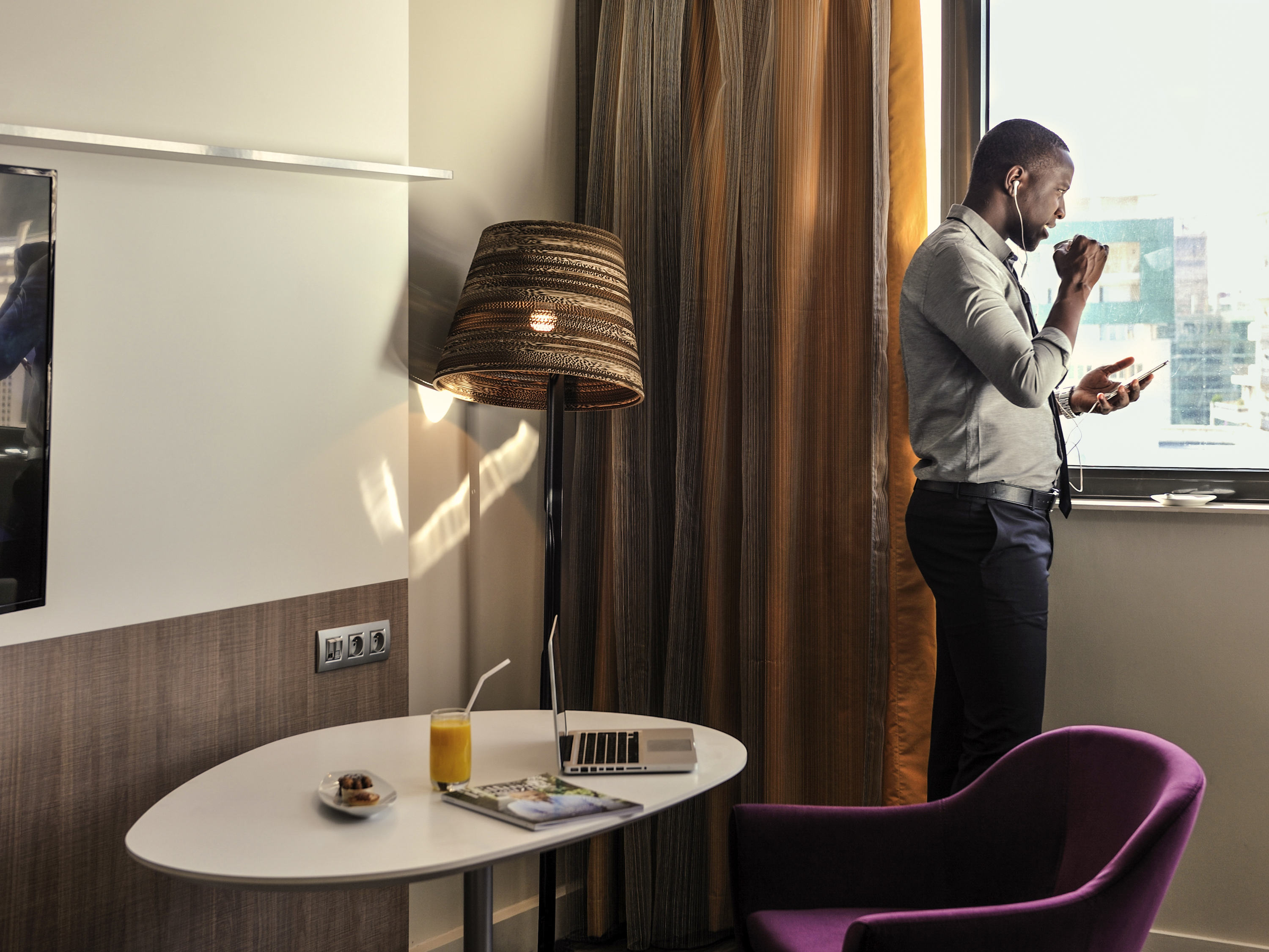CHAMBRE SUPERIEURE, 2 Lits simples, Vue Ville. — photo 4