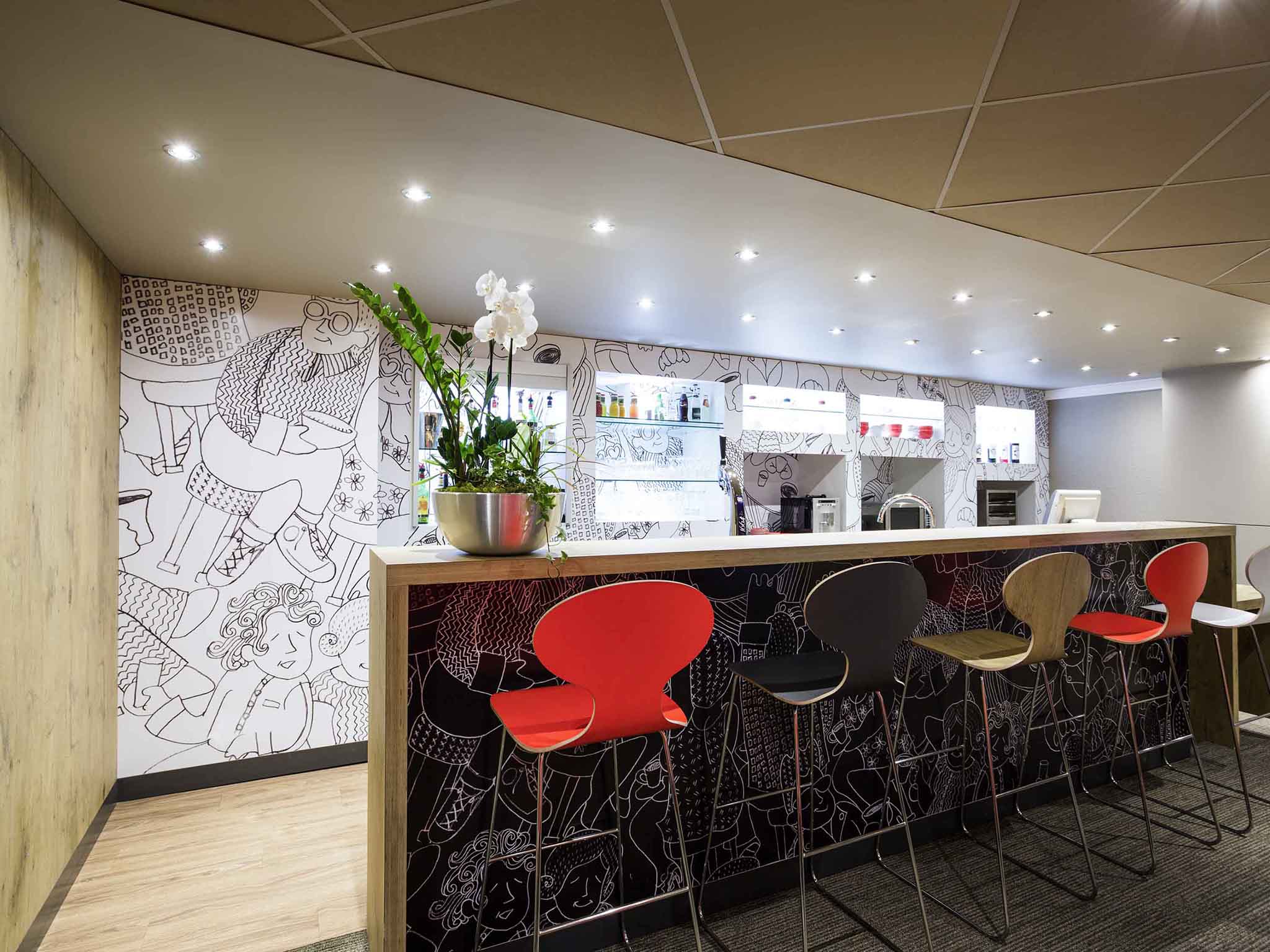 Photo - ibis Montpellier Centre Comédie