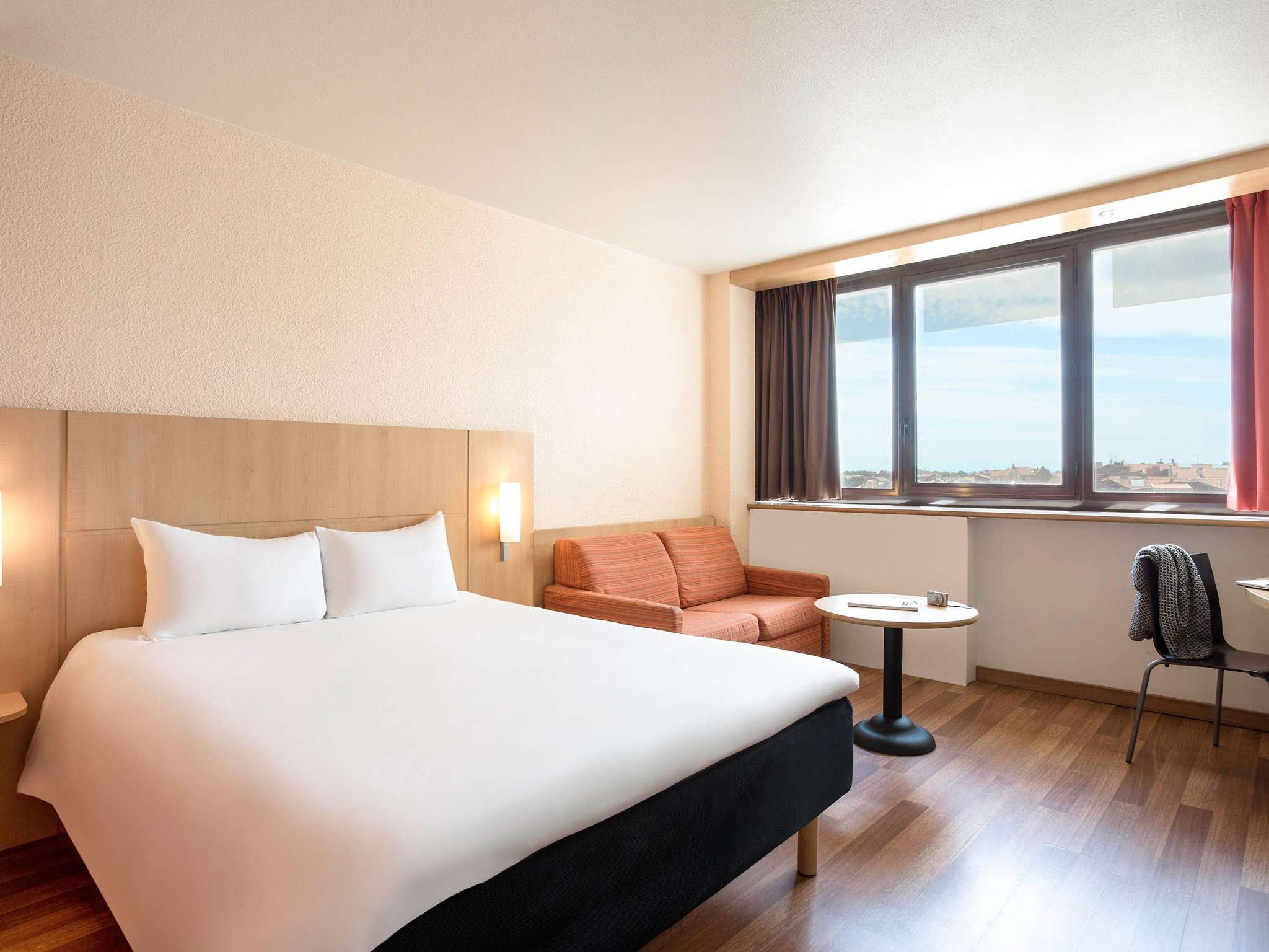 Photo - ibis Montpellier Centre Comédie