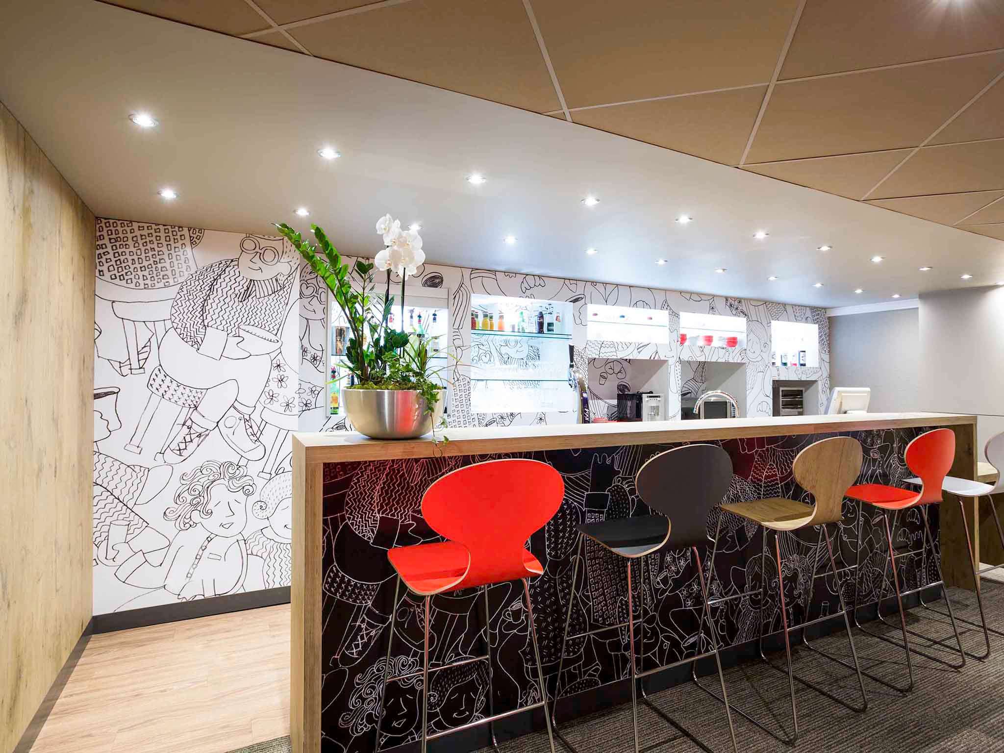 Photo - ibis Montpellier Centre Comédie