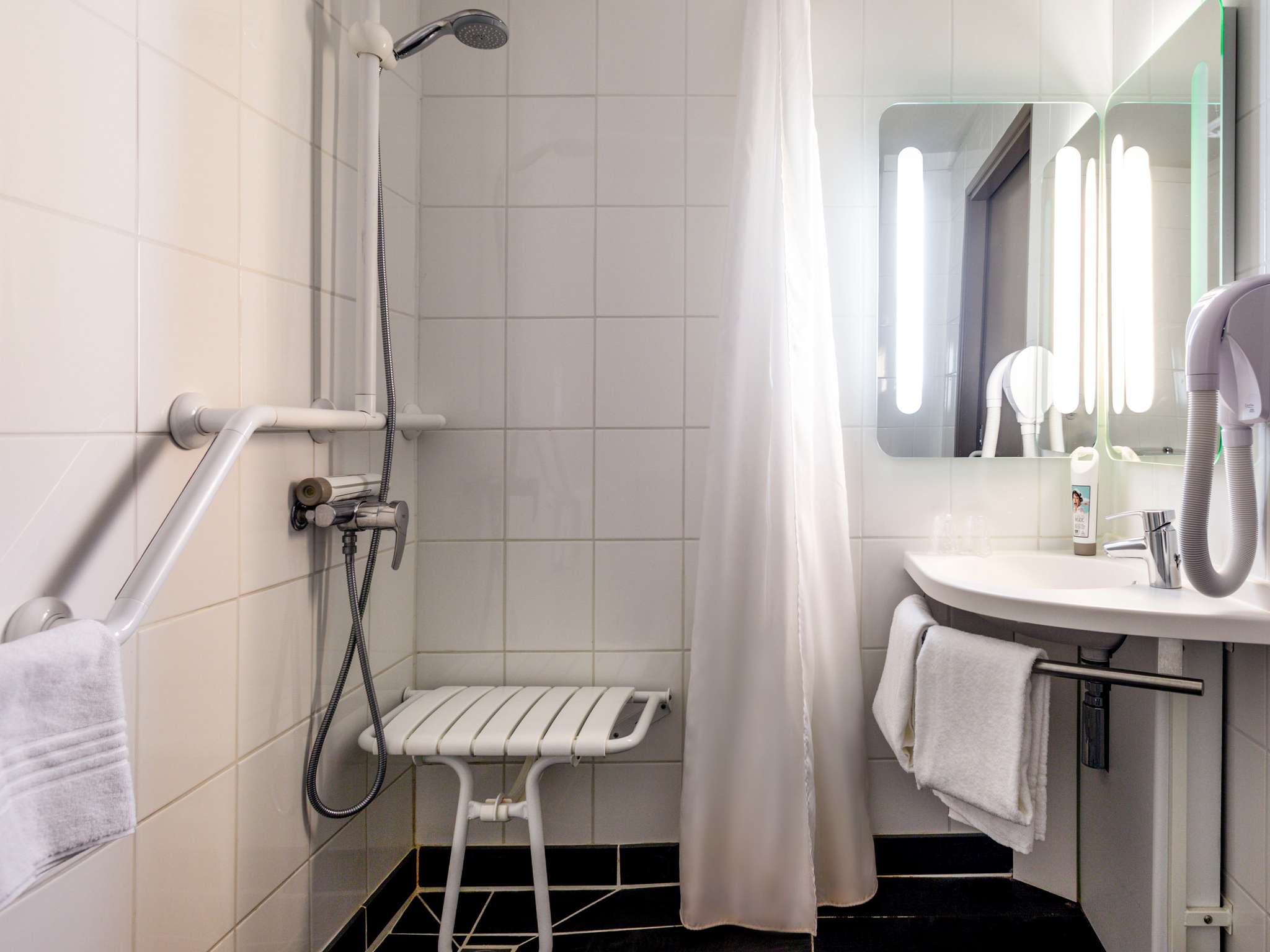 Photo - ibis Carcassonne Est la Cité