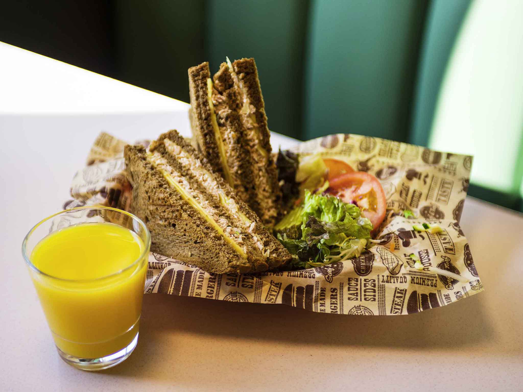 Photo - Ibis Schiphol Amsterdam Airport