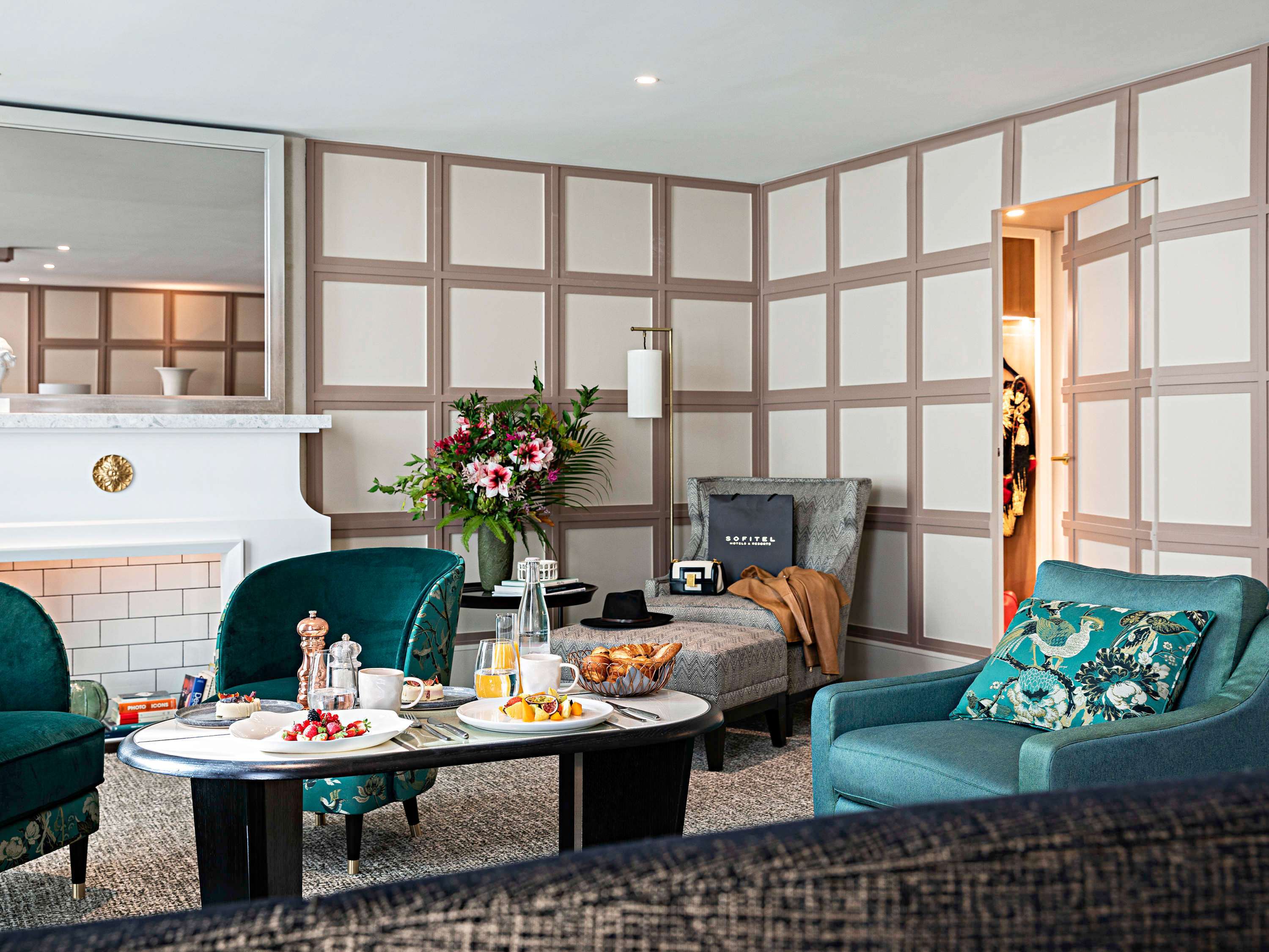 SUITE OPERA DUPLEX, 1 Lit King Size, Duplex, Grand Salon, Balcon Vue Boulevard ou Rue Scribe — photo 4