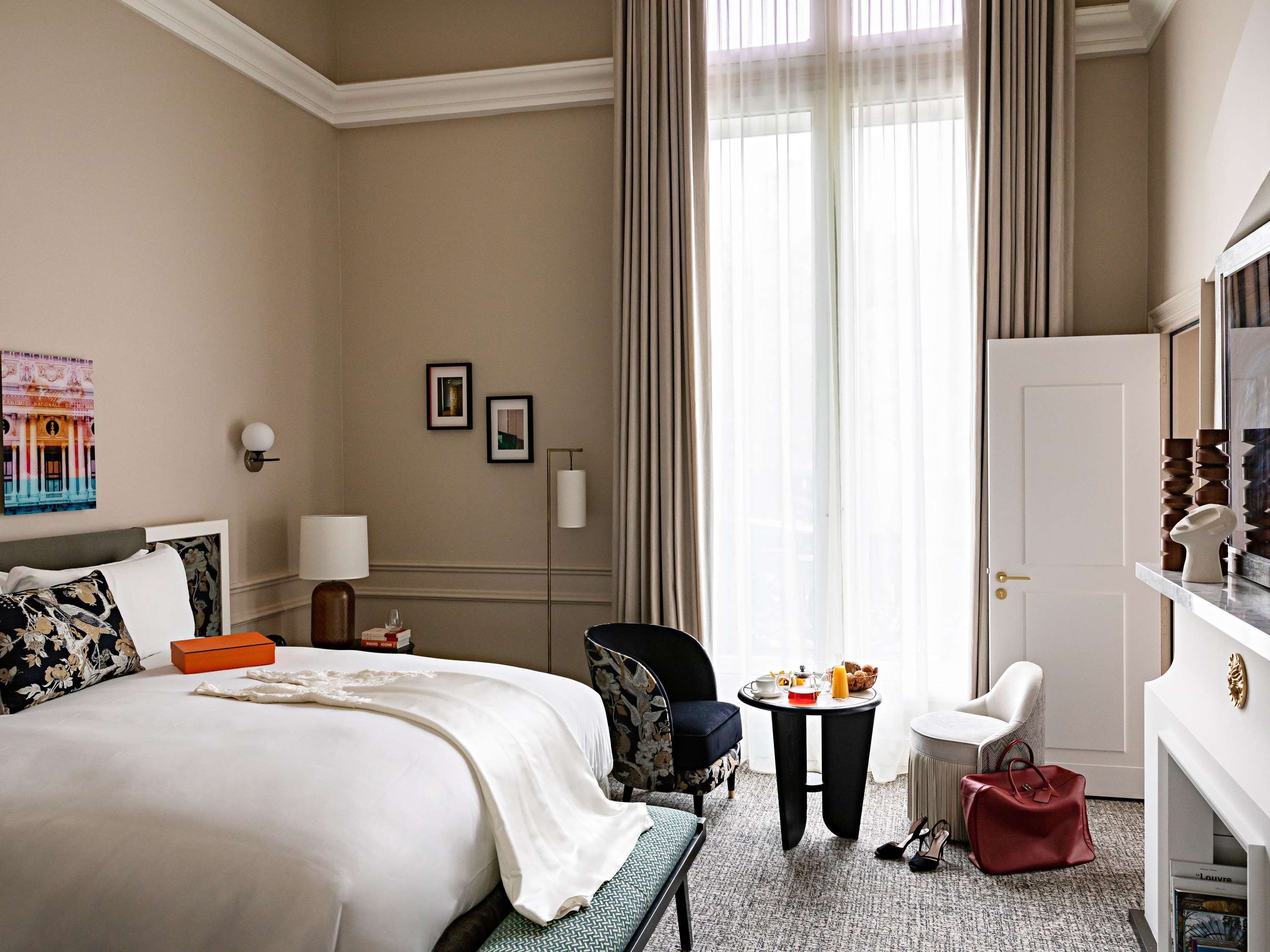 SUITE OPERA, 1 Lit King Size, Grand Salon Séparé, Sofa et Bureau, Vue Boulevard et Rue Scribe — photo 1