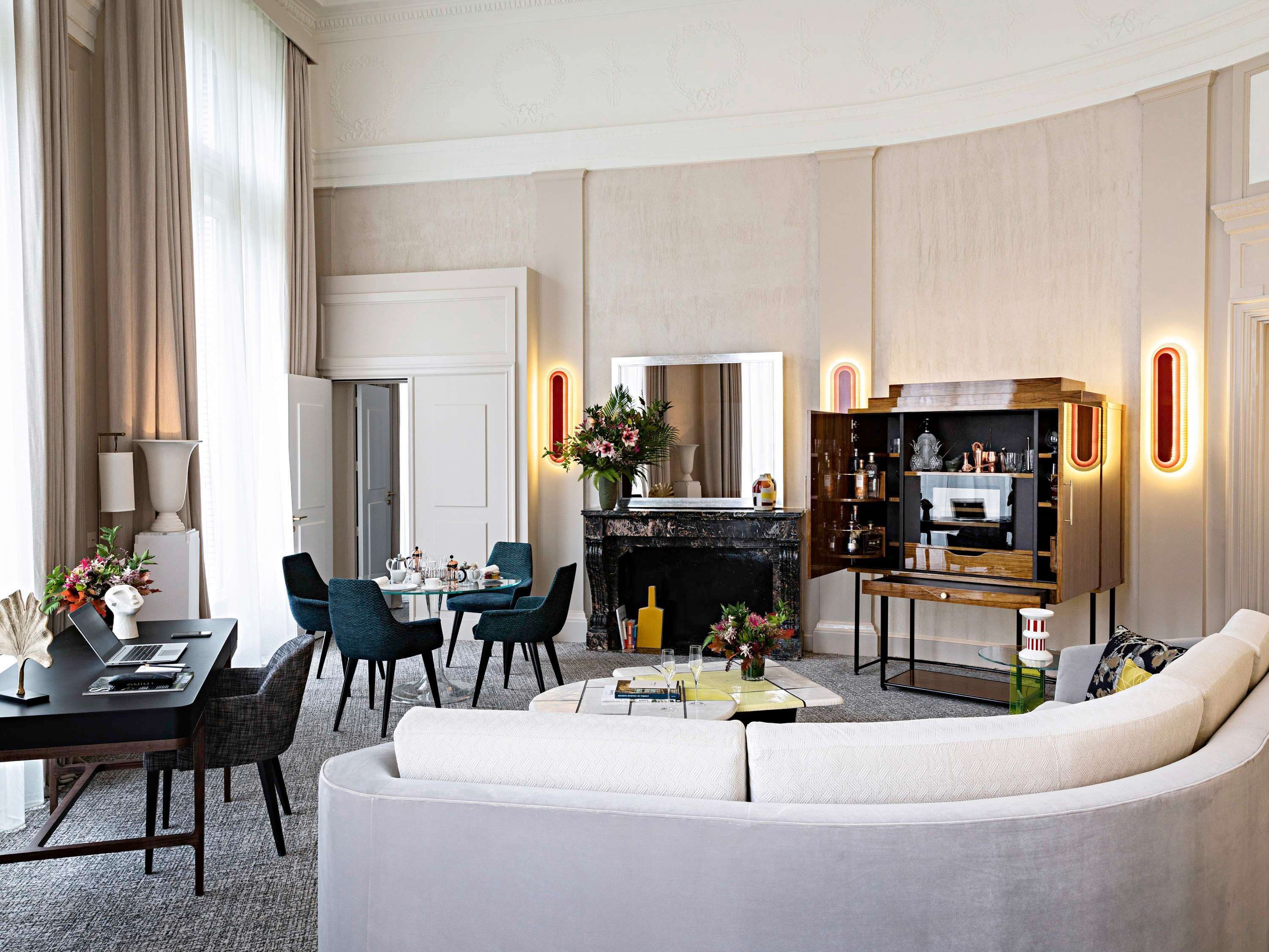 SUITE OPERA, 1 Lit King Size, Grand Salon Séparé, Sofa et Bureau, Vue Boulevard et Rue Scribe — photo 5