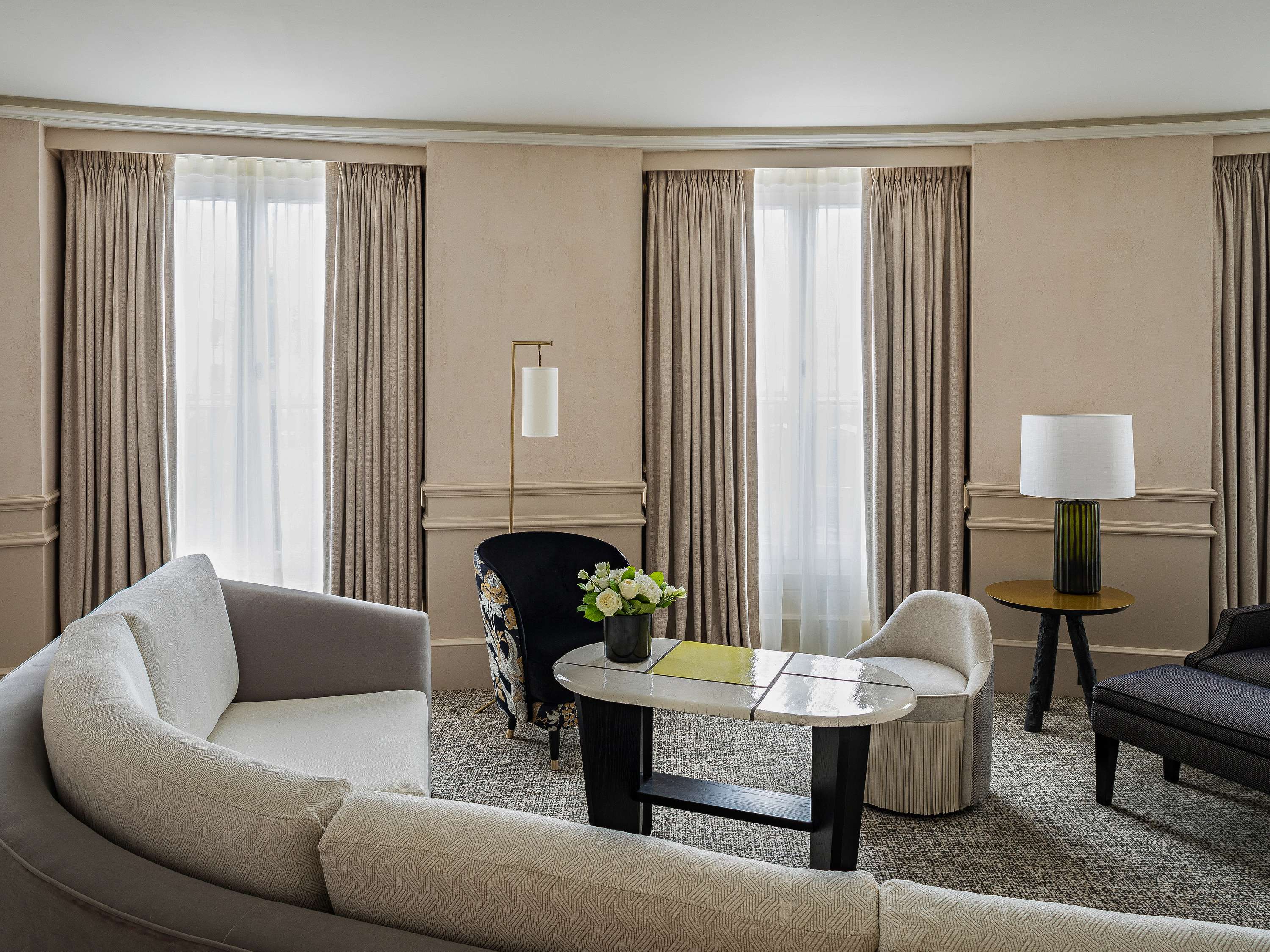 SUITE FAMILLE OPERA, 2 Chambres, 1 Lit King Size, 2 Lits Simples, Grand Salon Séparé — photo 4