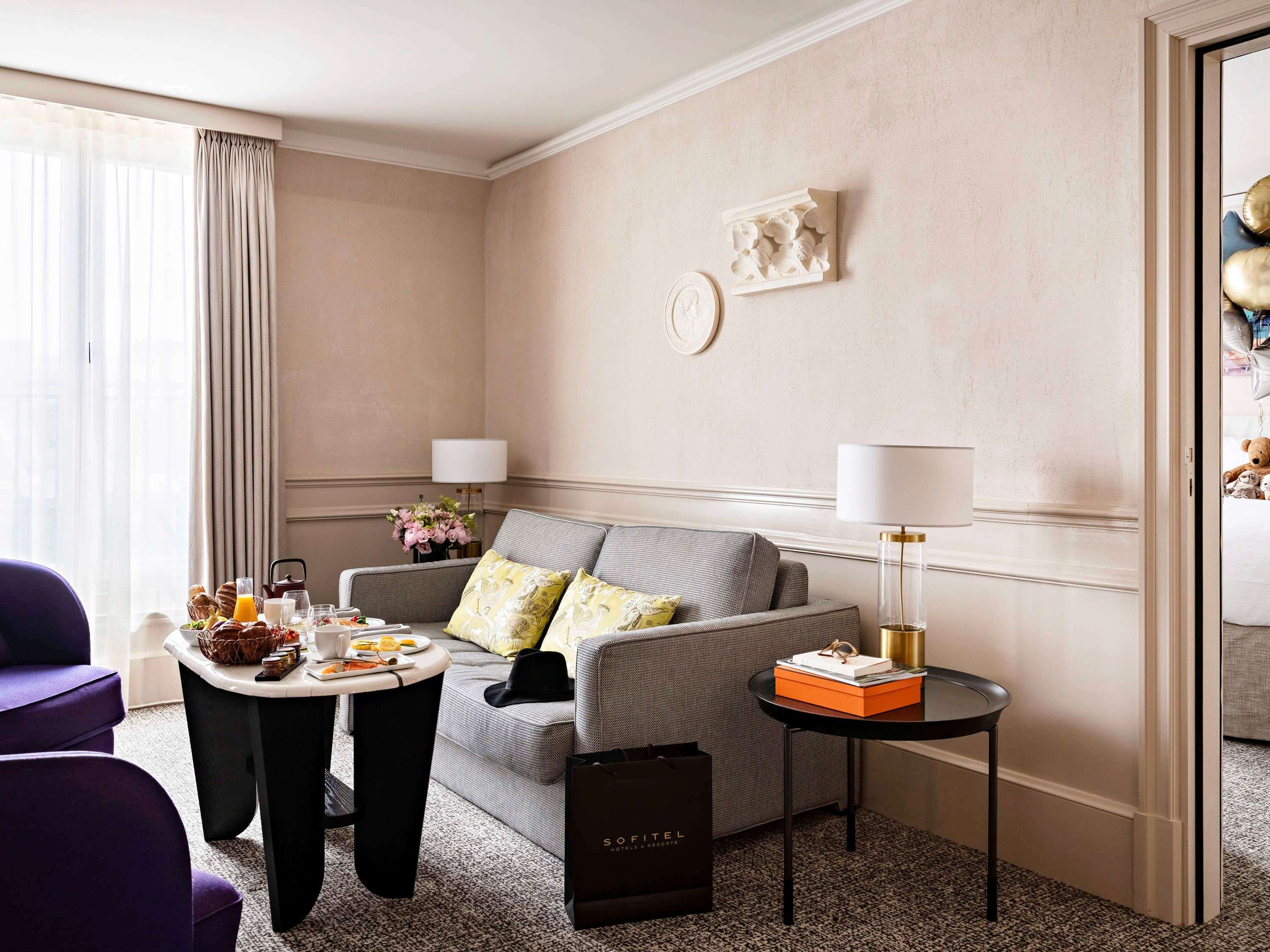 SUITE PRESTIGE, 1 Lit King Size et Sofabed, Salon Séparé, Vue Boulevard ou Rue Scribe — photo 5