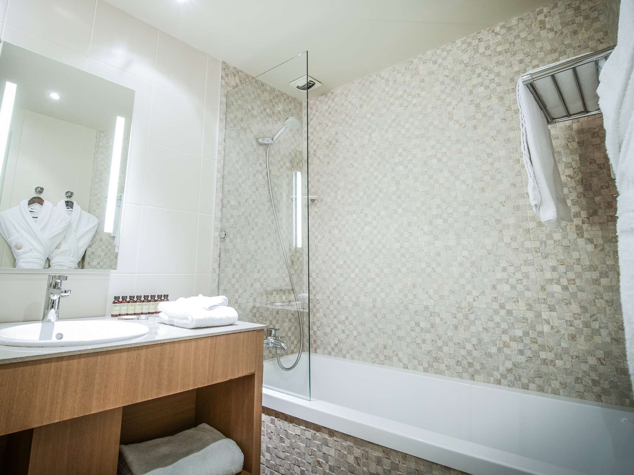 Photo - Pullman Bordeaux Lac