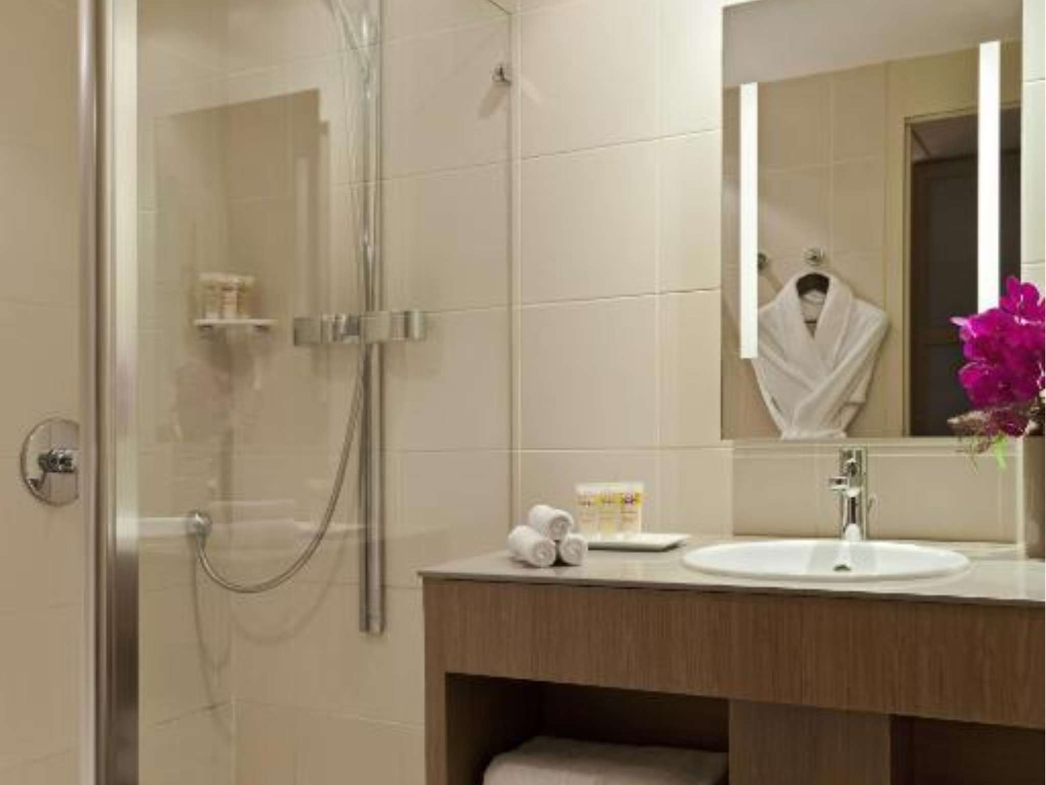 Photo - Pullman Bordeaux Lac