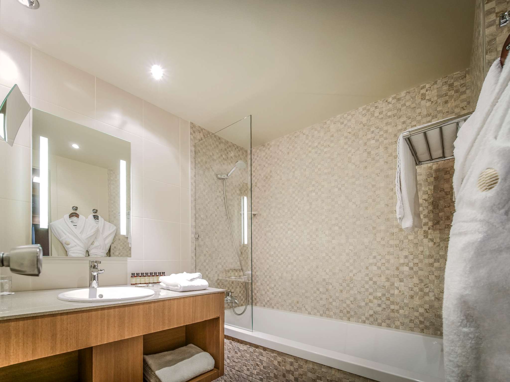 Photo - Pullman Bordeaux Lac